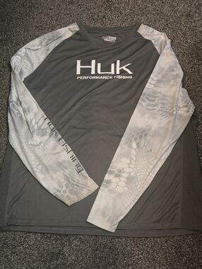 Huk Long Sleeve Performance Shirt in Gray with Light Patterned Sleeves